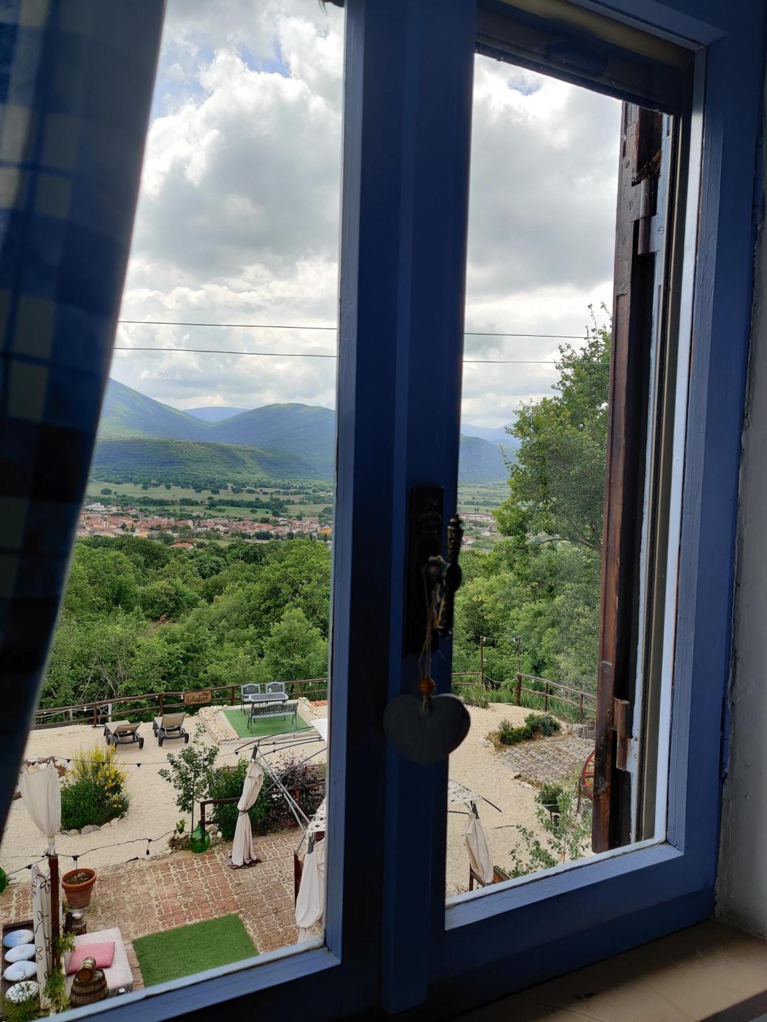 B&B Le Grette Gioia Dei Marsi Exteriör bild